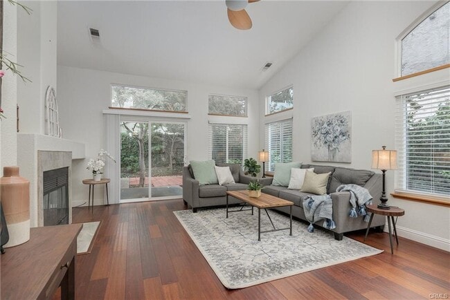 Building Photo - 7 Heartwood Ct