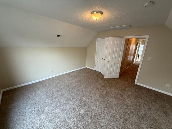 Building Photo - Cute Home in Great North Charlotte Community
