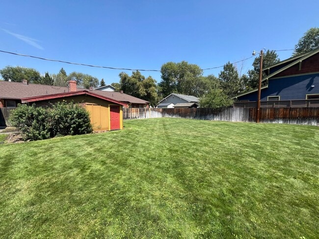 Building Photo - Historic Downtown Bend 1 Bed/1 Bath Unit - Harriman Street