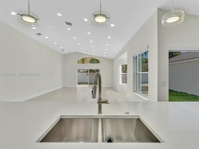 Building Photo - 3863 SW 53rd Pl