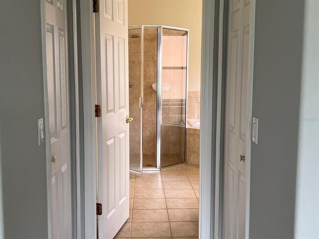 Building Photo - 3535 Somerset Cir