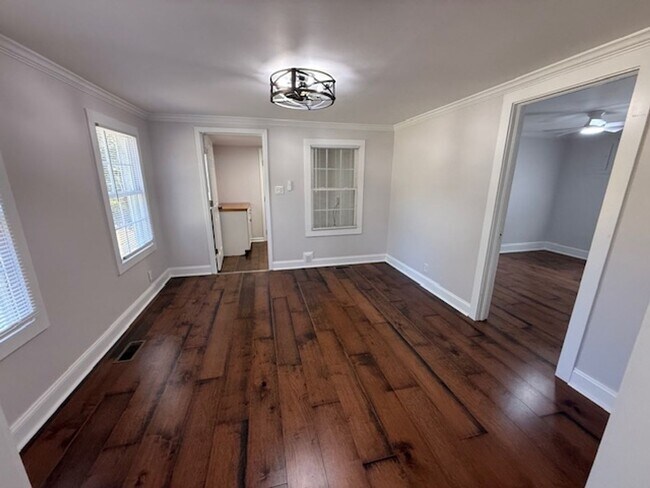 Building Photo - Country Charm Meets Modern Updates