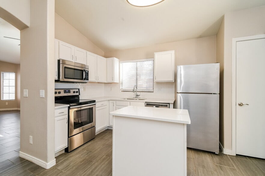 Building Photo - 438 N Opal