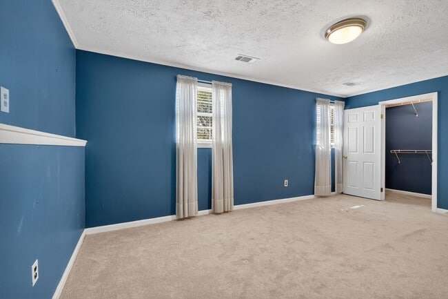 Building Photo - 2806 Logway Rd