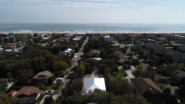 Building Photo - 203 E St