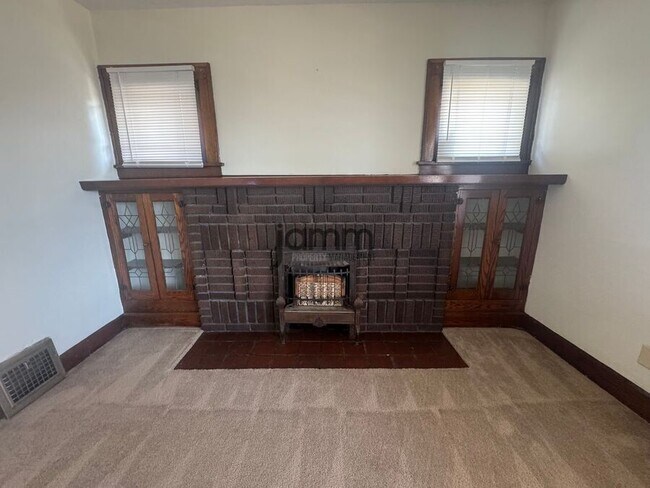 Building Photo - 4347 W 49th St