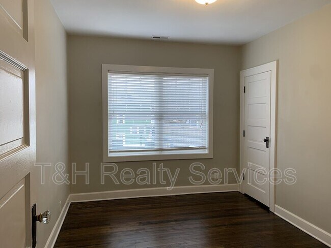 Building Photo - 4842 N College Ave