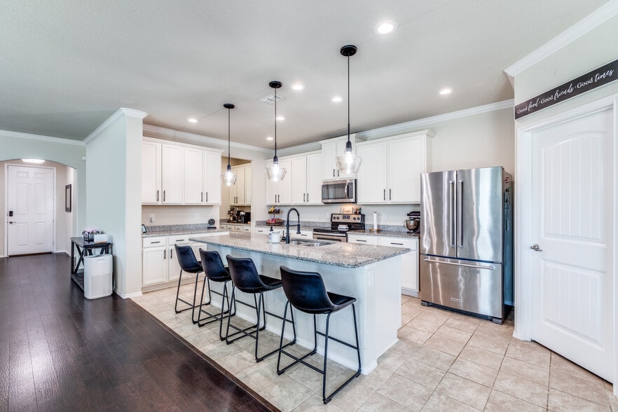 Building Photo - 1000 Marietta Ln