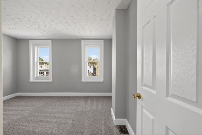 Building Photo - 2 Bedroom in New Castle