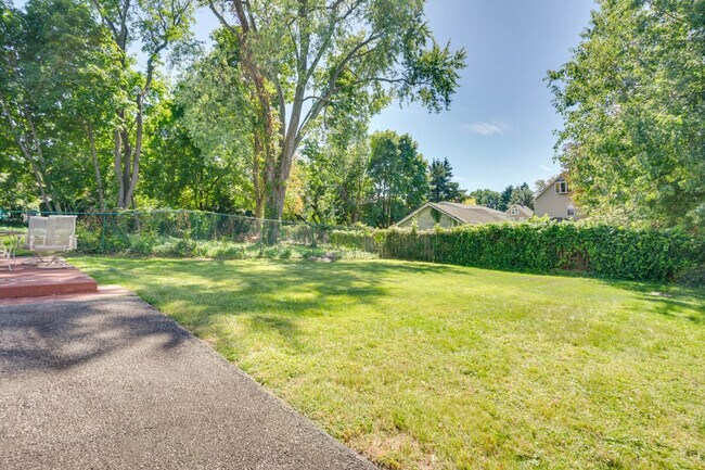 Building Photo - 112 Rockwood Pl