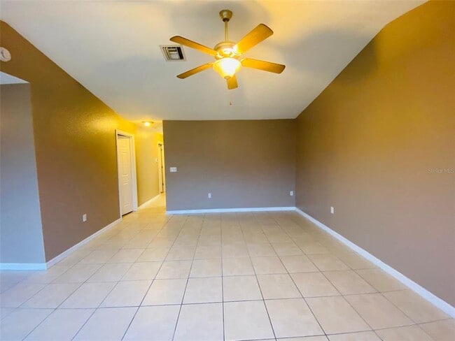 Building Photo - 502 Albatross Dr