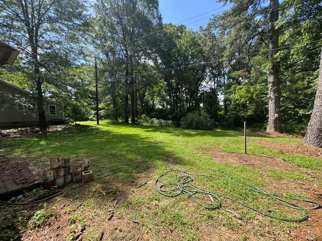 Building Photo - 3 Bed 1 Bath House