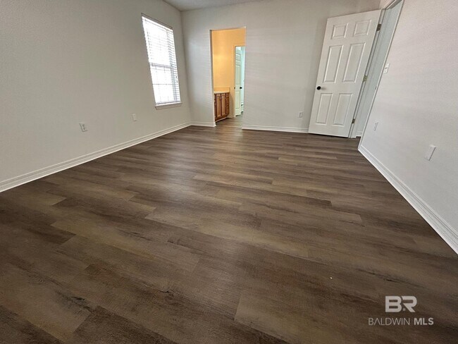 Building Photo - 112 Cluster Oaks Ct