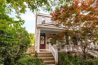 Building Photo - 794 Hamlet St