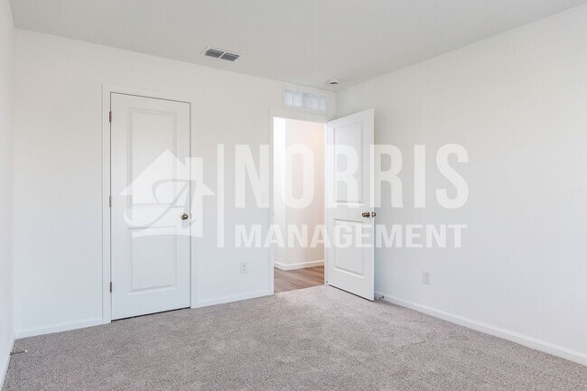 Building Photo - Brand New Beautiful Large Single Story Hom...