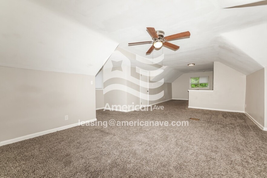 Building Photo - 1818 Parkhill Dr