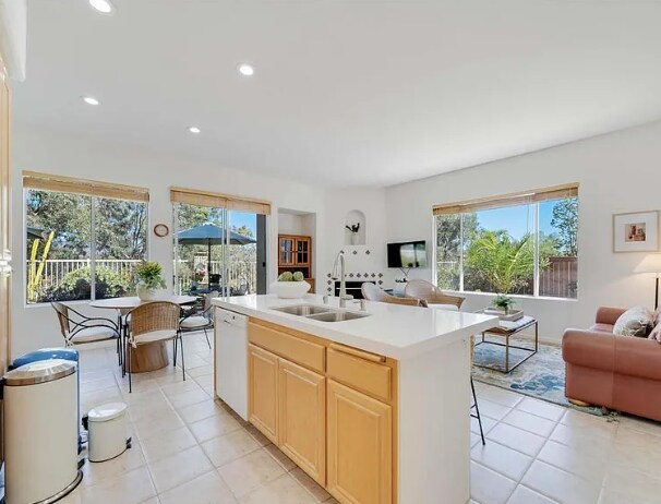 Building Photo - 771 Dry Creek Dr