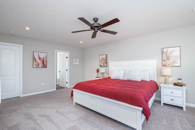 Building Photo - Brand new and fully furnished corporate ex...