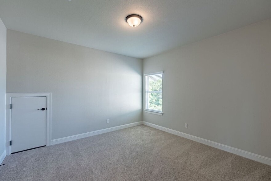 Building Photo - 600 C-Bar Ranch Trl