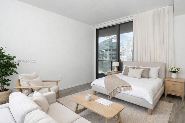 Building Photo - 801 S Miami Ave