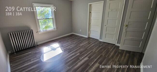 Building Photo - 209 Cattell St