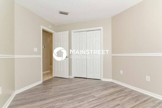 Building Photo - 4 Bedroom Pet-Friendly Home in Valrico, FL with Main Street Renewal