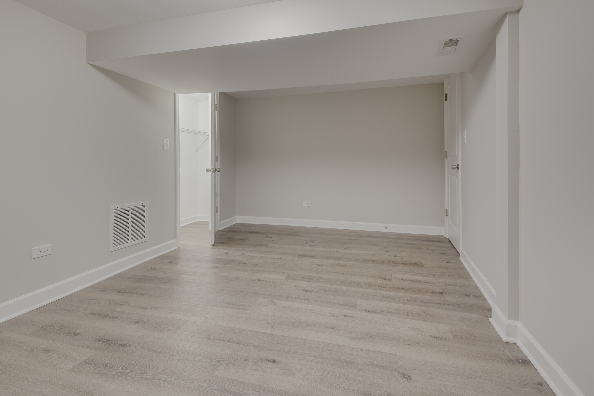 Building Photo - 1043 N Christiana Ave