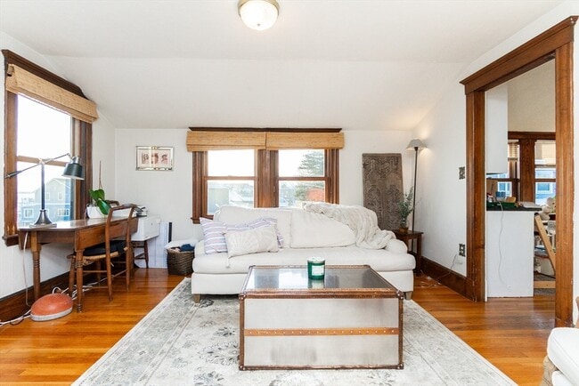 Building Photo - 322 Humphrey St