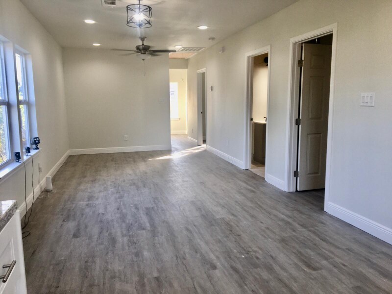 Building Photo - 2831 Jones St