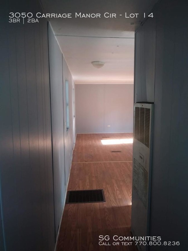 Building Photo - 3050 Carriage Manor Cir