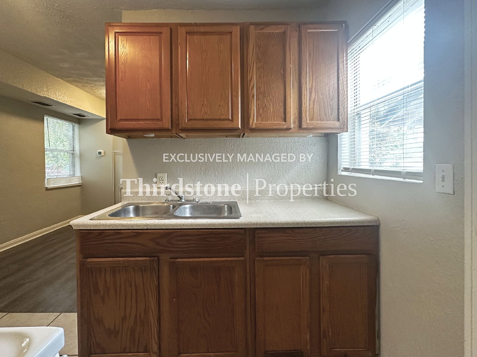 Building Photo - 1861 Bisbee St