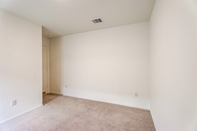 Building Photo - 26707 Feather Reed Dr