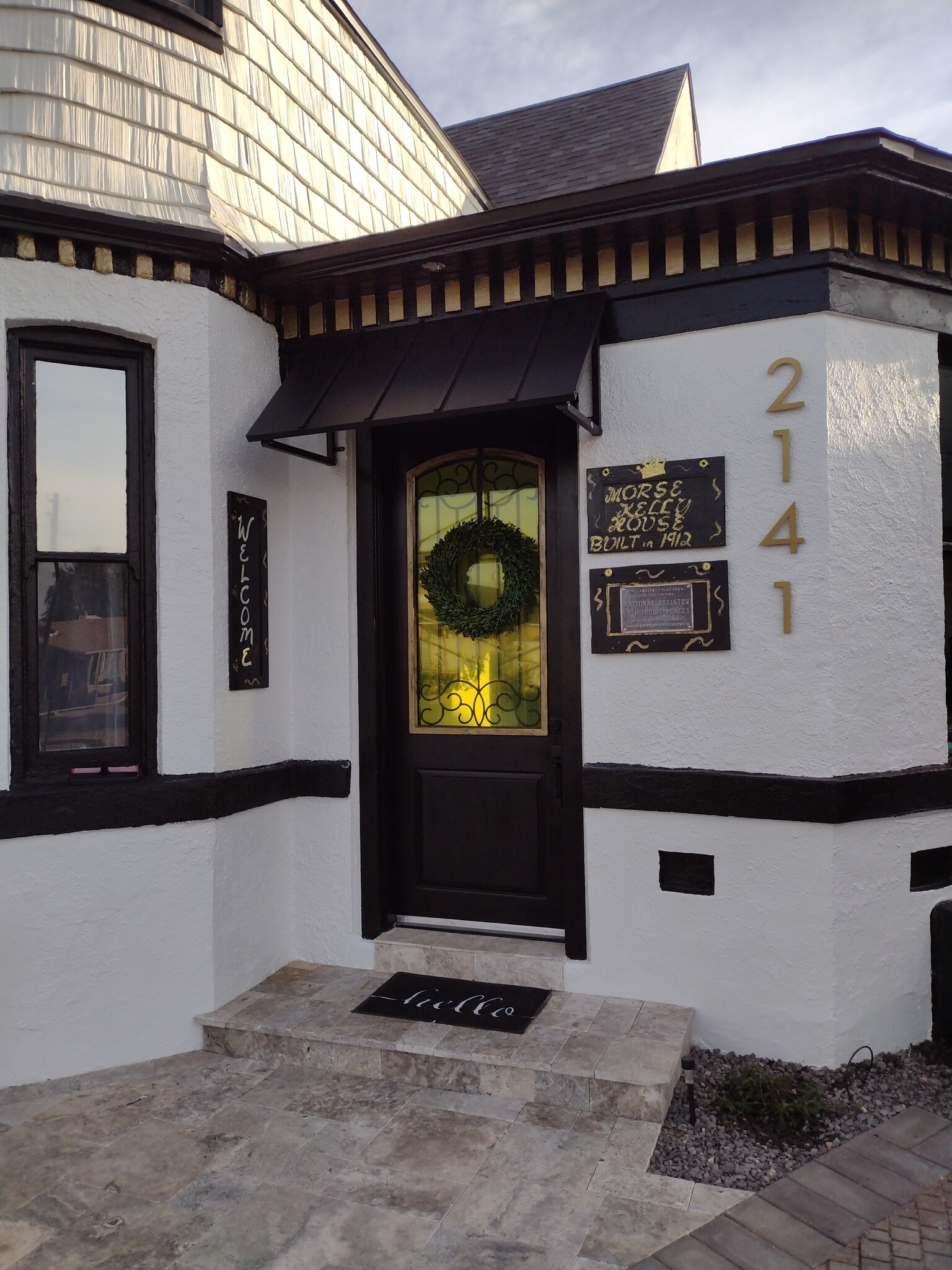 Front door of main house leading into foyer - 2141 W Madison St