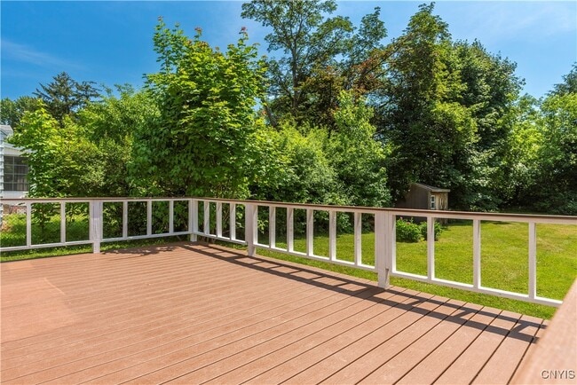 Building Photo - 202 Fairway Dr