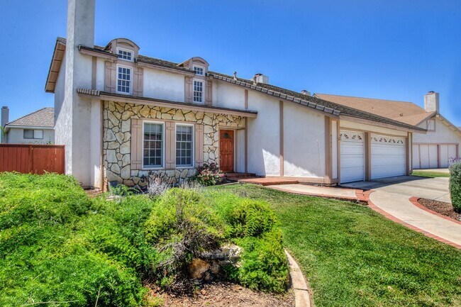 Building Photo - 4546 E Blue Jay Ave