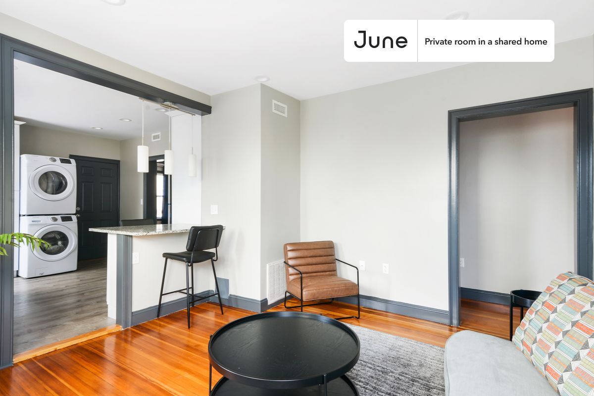 Building Photo - Room in Shared 4 bed/2 bath home