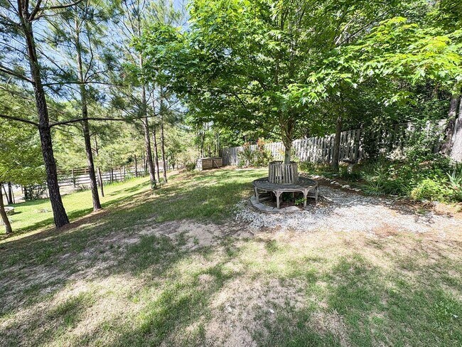 Building Photo - 924 Kate Dr