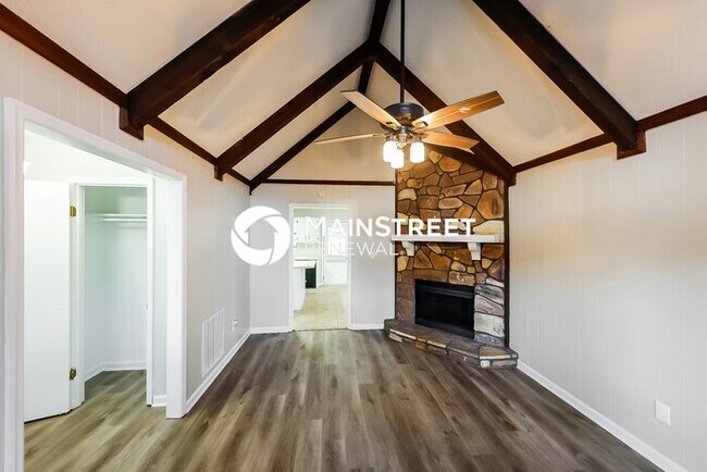 Building Photo - 3 Bedroom Pet-Friendly Home in HUEYTOWN, AL with Main Street Renewal