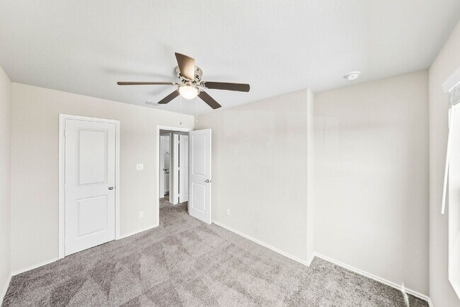 Building Photo - LOWEST PRICED!!!!!