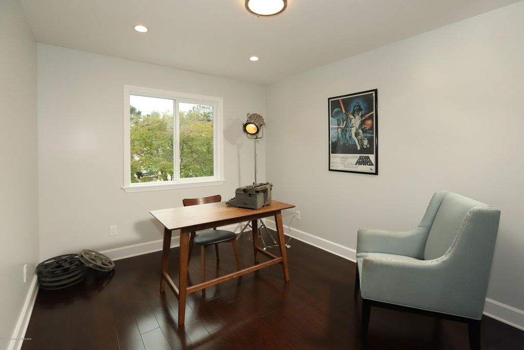 Building Photo - 2409 Langdale Ave