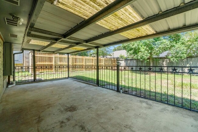 Building Photo - 313 Oxford Dr