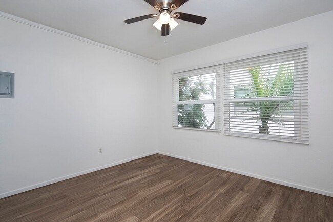 Building Photo - 2 WEEKS FREE!!! Charming One Bedroom In Po...