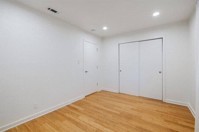 Building Photo - 3601 Menchaca Rd