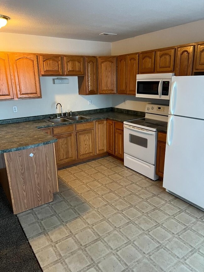 Building Photo - 100 Aldergate St