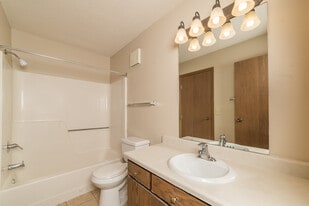 Building Photo - Oxbow Estates