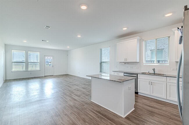 Building Photo - 21119 Turtle Gln Ln