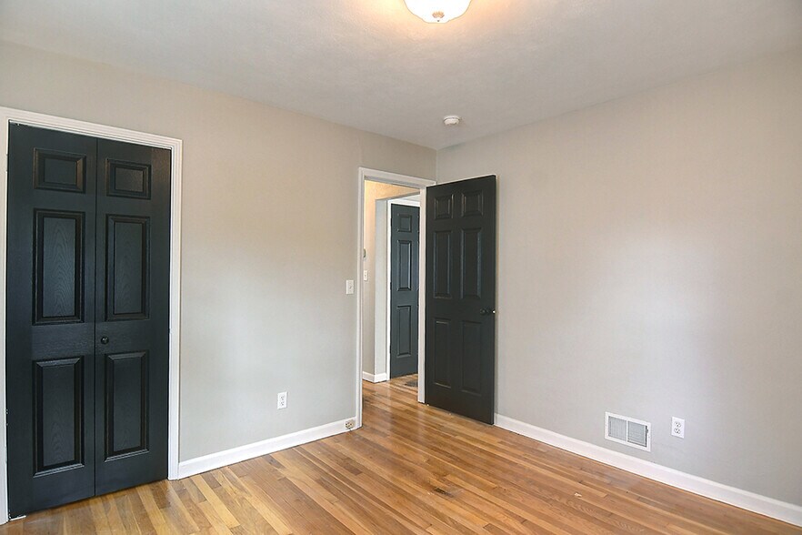 Building Photo - 2212 Fauver Ave