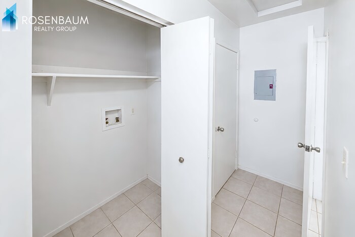 Building Photo - 3170 N Tani Rd