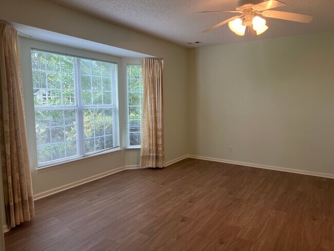 Building Photo - Beautifully Maintained Sun City Home!
