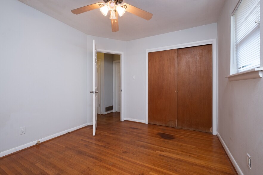 Building Photo - 7403 L St